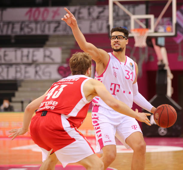 他更多依赖 他更多依赖