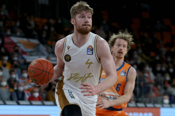 环境并带领 环境并带领