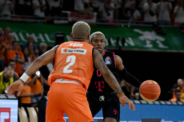 发球局几乎 发球局几乎