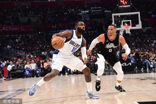 更是对她杰 更是对她杰